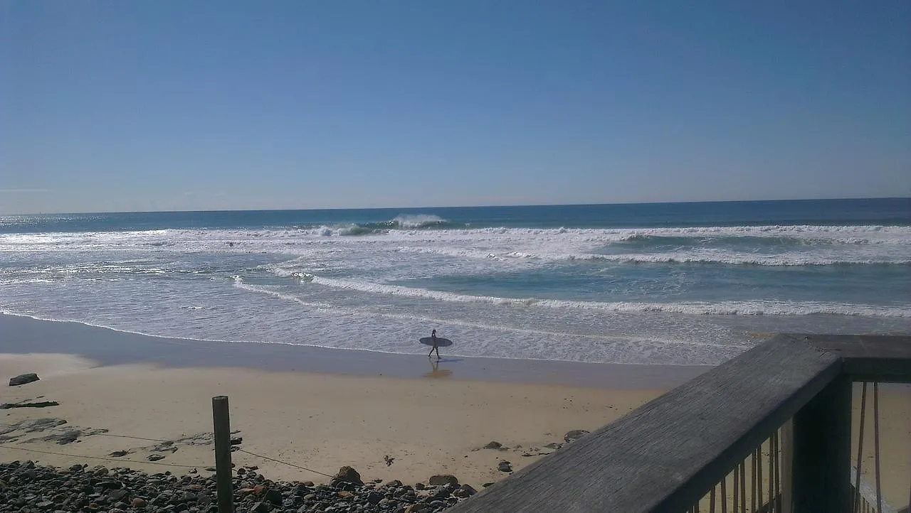 Beach Cottage Coolum Beach With Spa And Fire Table 0*,